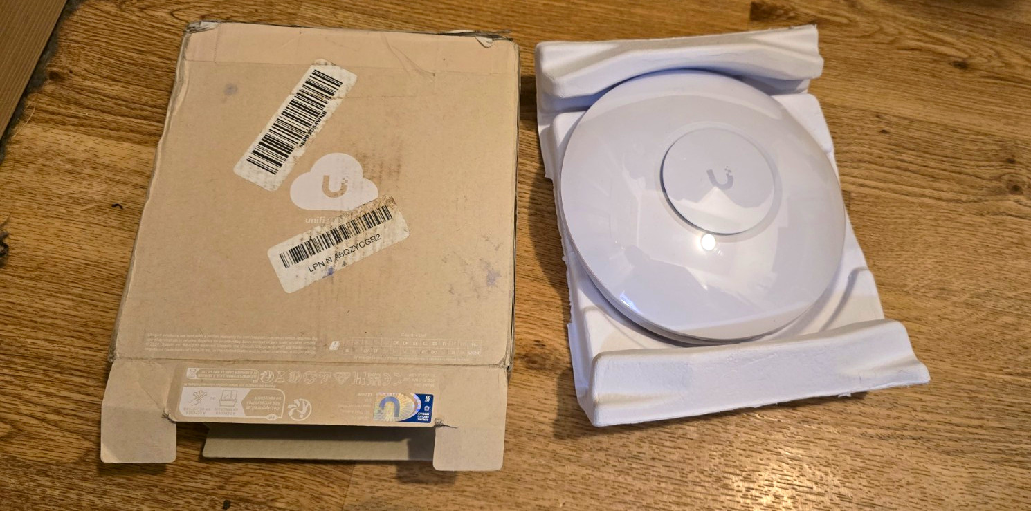 Ubiquiti UniFi U6+ (U6+-US) WiFi 6 AX3000 Dual-Band Access Point White