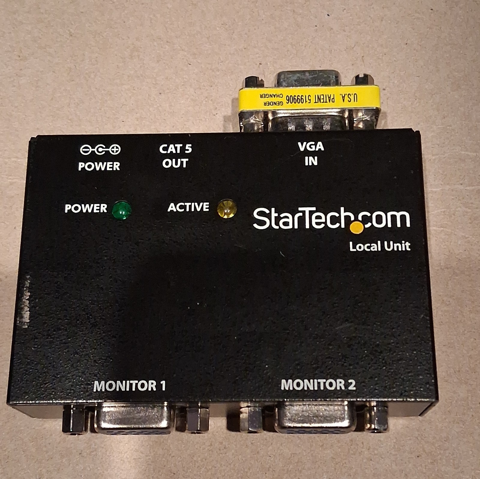 StarTech.com VGA Over Cat5 Extender 1:2 VGA/RJ-45 Black ST121UTP C5F600D632