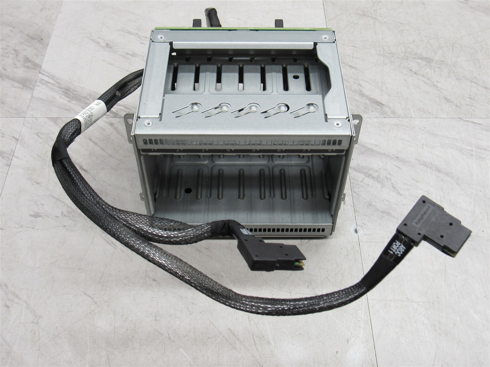 HPE 874568-B21 ML350 Gen10 8SFF Drive cage kit w/backplane SATA/SAS SC G10 SFF