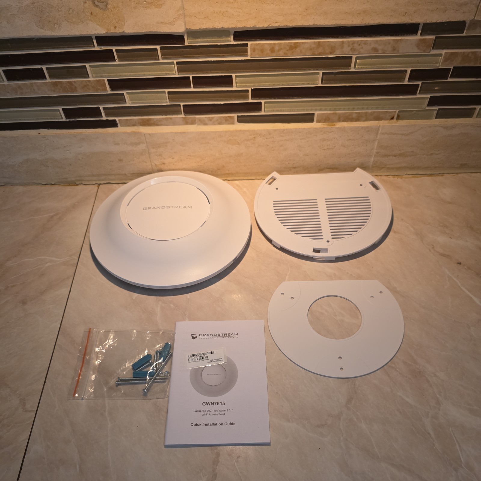Grandstream GWN-7615 802.11ac Wave-2 3×3 Enterprise Wi-Fi Access Point