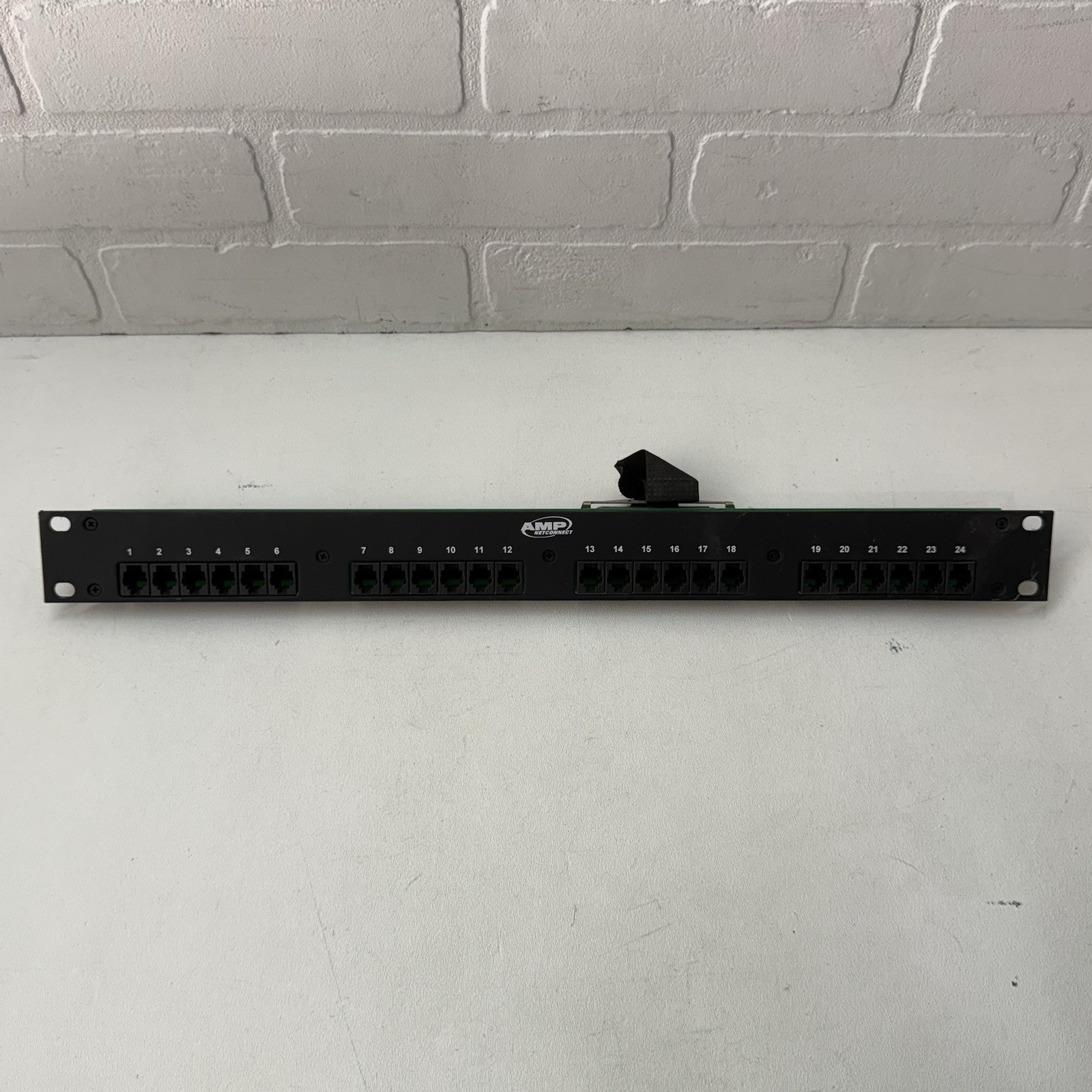 AMP Netconnect 556189-1 24-Port Single-Pair CAT 3 Cable Patch Panel