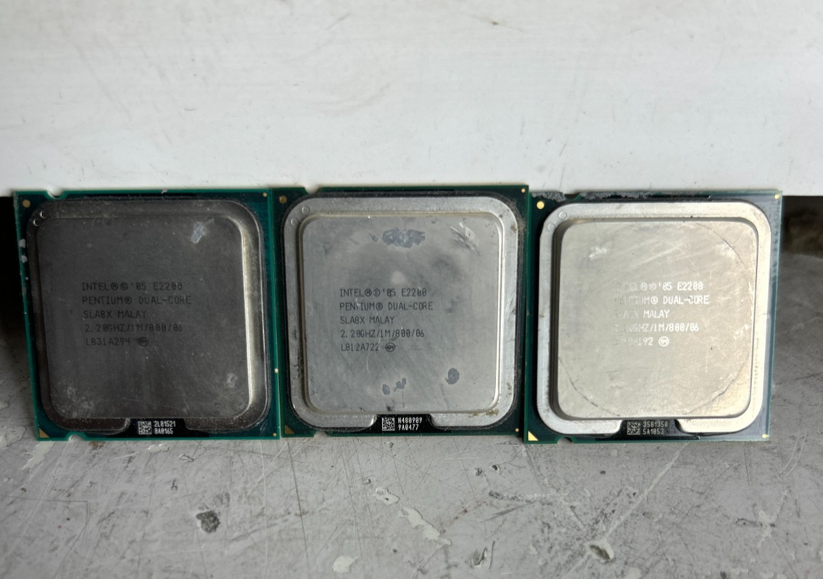 Lot of 3 Intel Pentium E2200