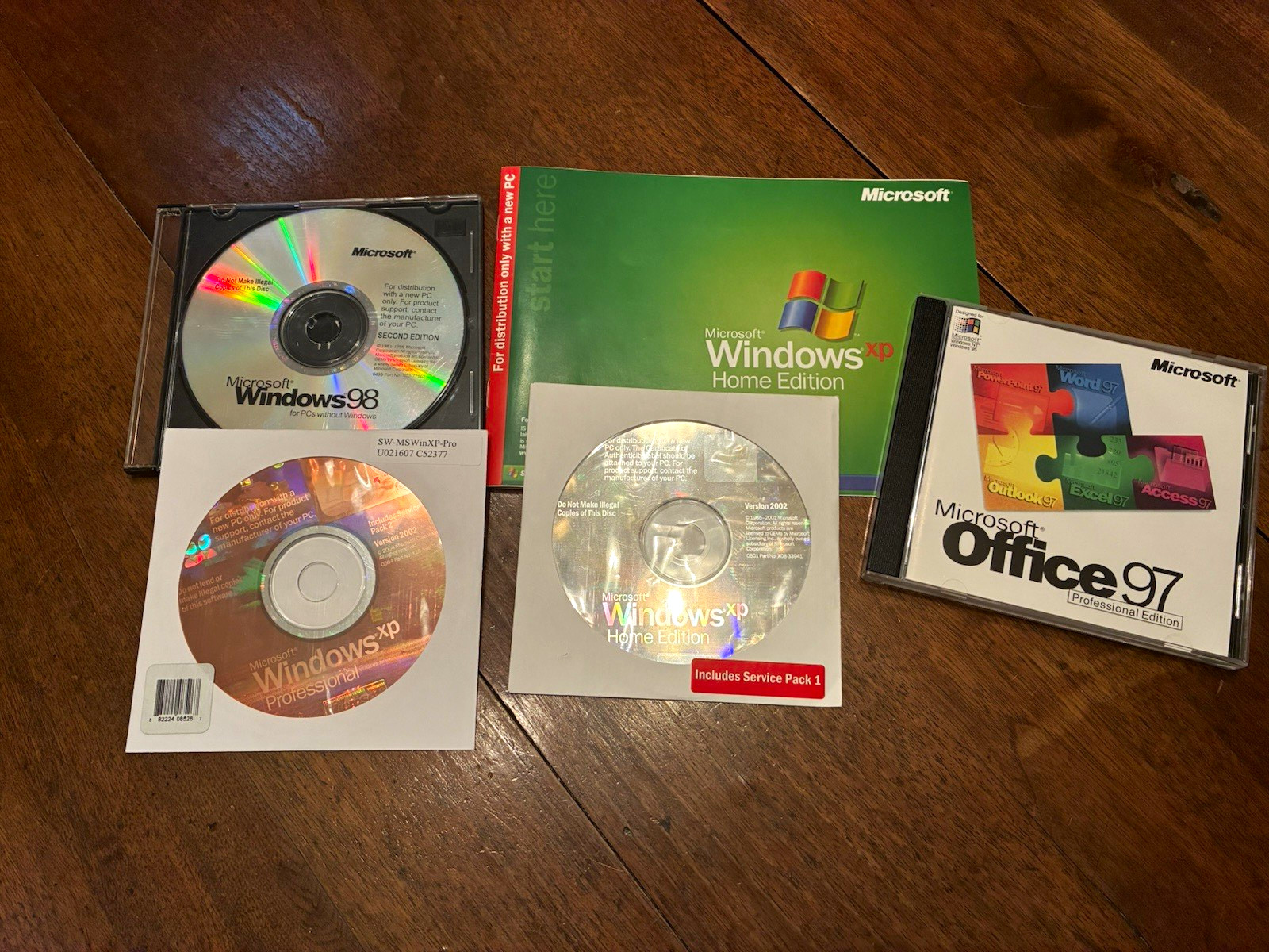 Vintage, Legacy Microsoft Office '97 Windows'98, windows xp '02, home & prof