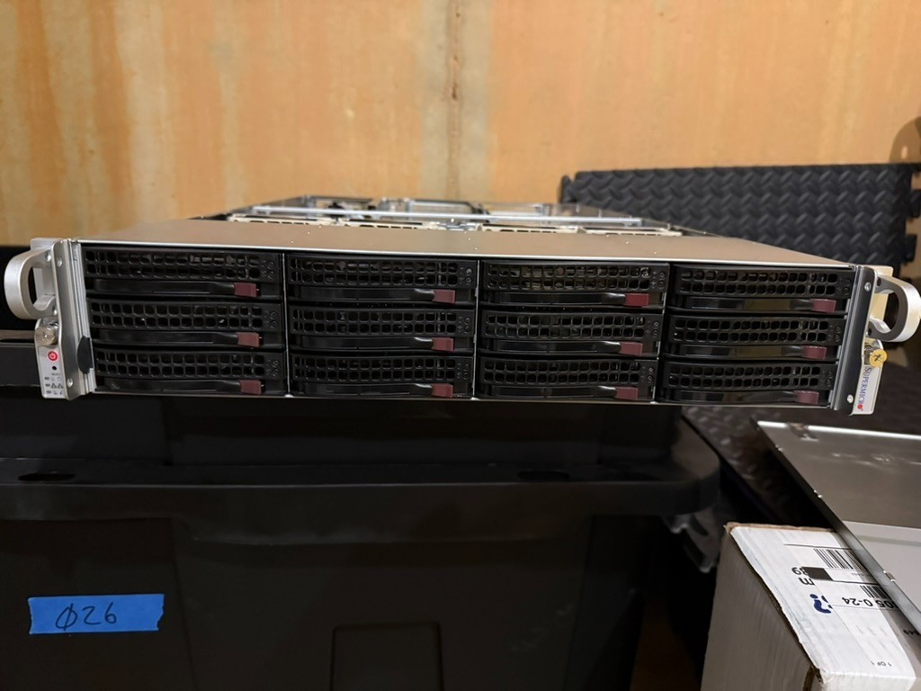 Supermicro 2U 12 Bay 6028U-TR4T+ 2x E5-2640 V4 20C 192GB IT Mode 12x Trays