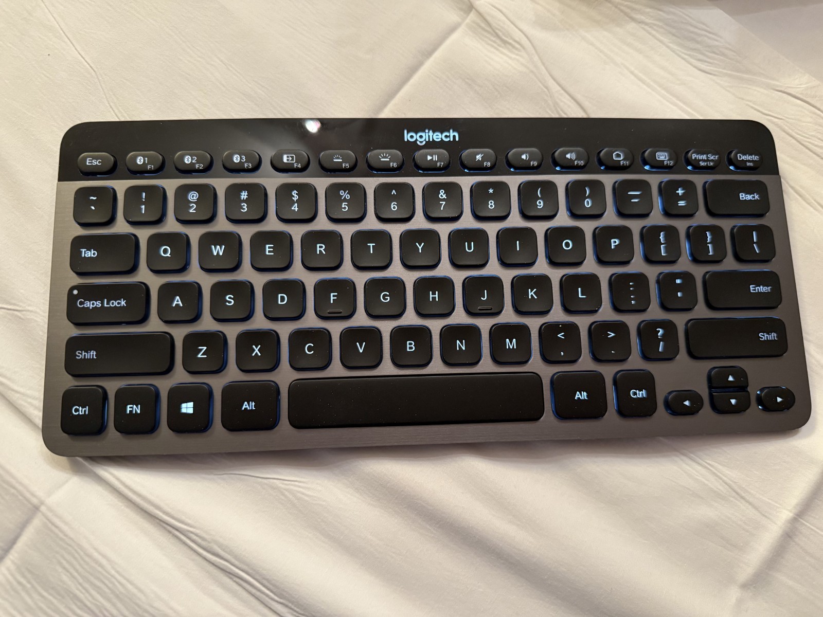 Logitech K810 Black/Gray Wireless Bluetooth Illuminated Keyboard RARE