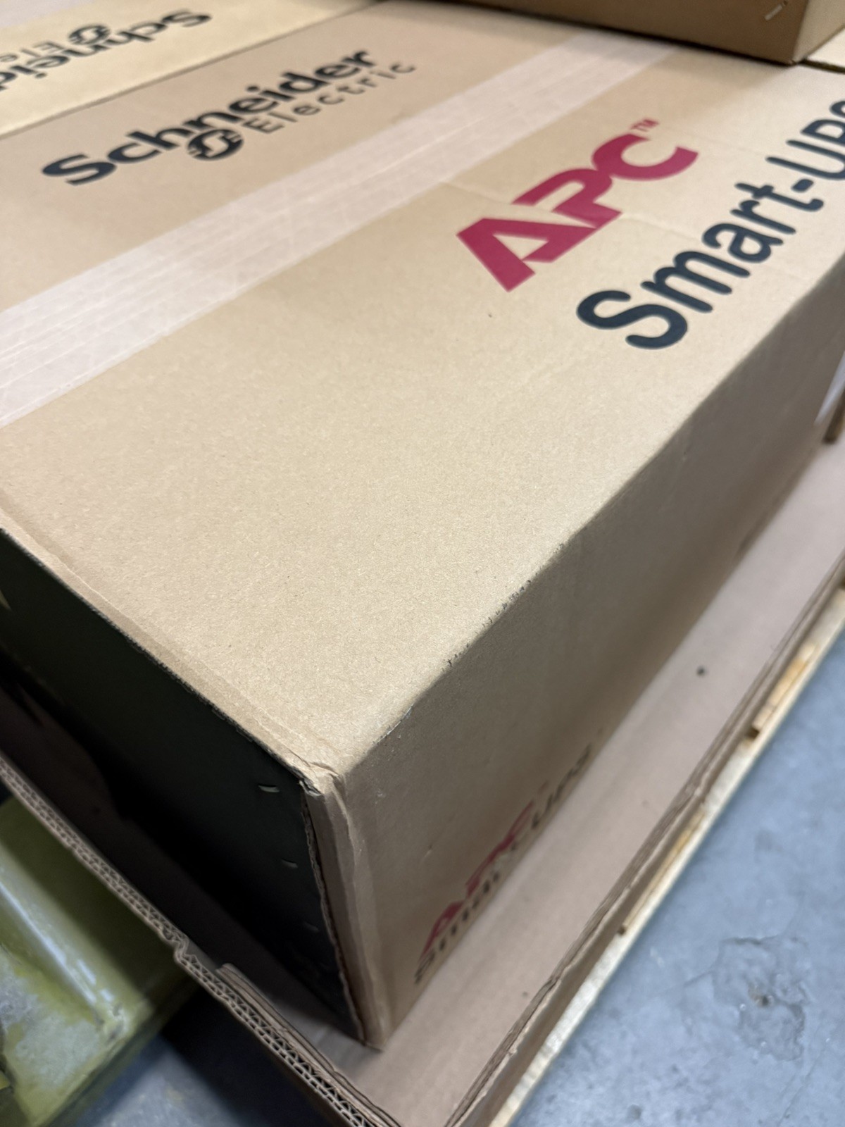 2026 APC SMTL1500RM3UCNC SMART-UPS LINE INTERACTIVE 1500VA LITHIUM With NC