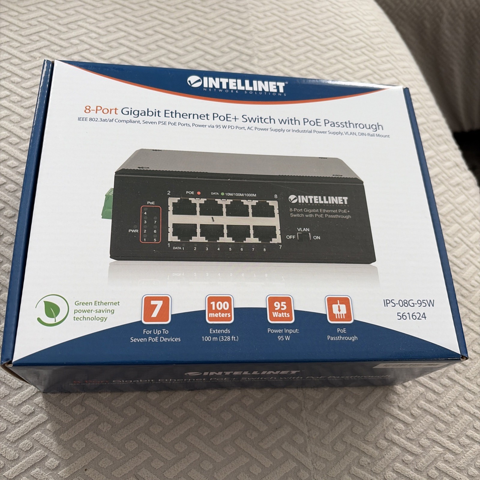Intellinet 8-port Gigabit PoE+ Switch with PoE Passthrough Brand New Sealed Box