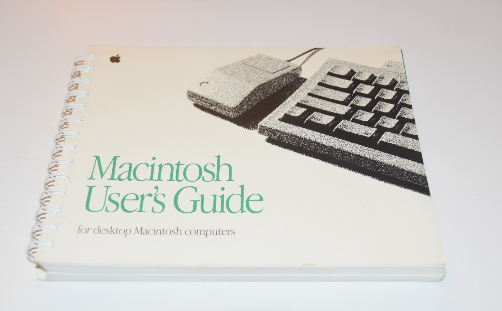 1992 Apple MACINTOSH Desktop User's Guide Manual Vintage Computing 030-2651-A