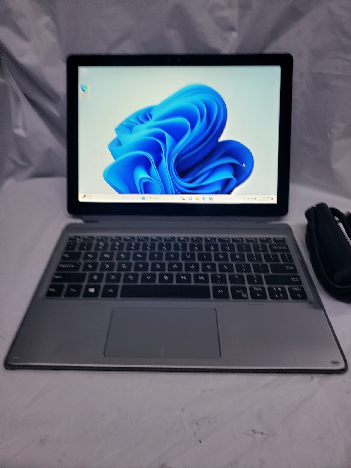 DELL LATITUDE 7210 2-IN-1 i7-10610U @ 1.8GHz, 16GB RAM, 256GB SSD, WIN Non Touch