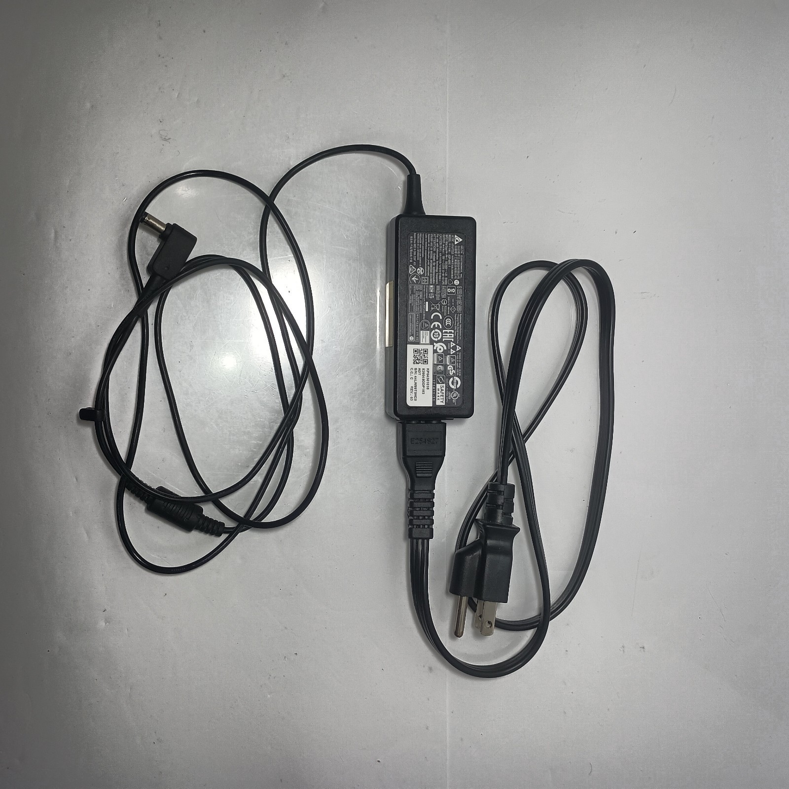 Genuine Delta Acer Laptop Charger AC Adapter Power Supply ADP-45FE F 5.5mm Tip 