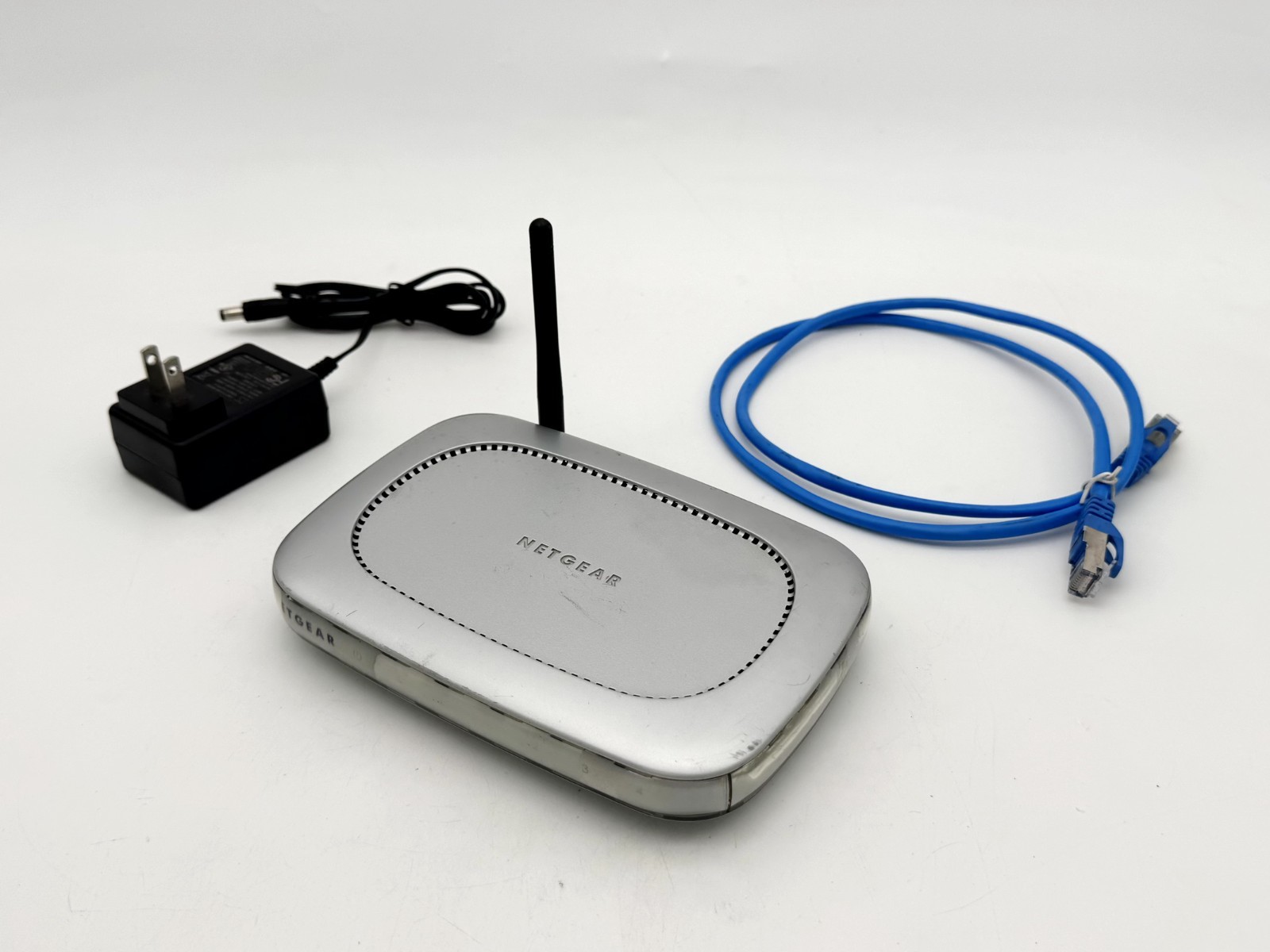 NETGEAR MR814V2 802.11B WIRELESS ROUTER CABLE DSL 4-PORT BASE STATION 11MBPS