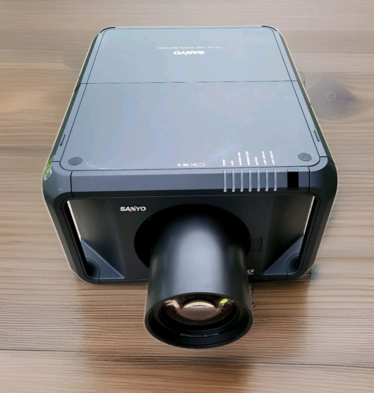 SANYO PDG-DHT8000L 8000 Lumen Large Venue  Projector 1080P