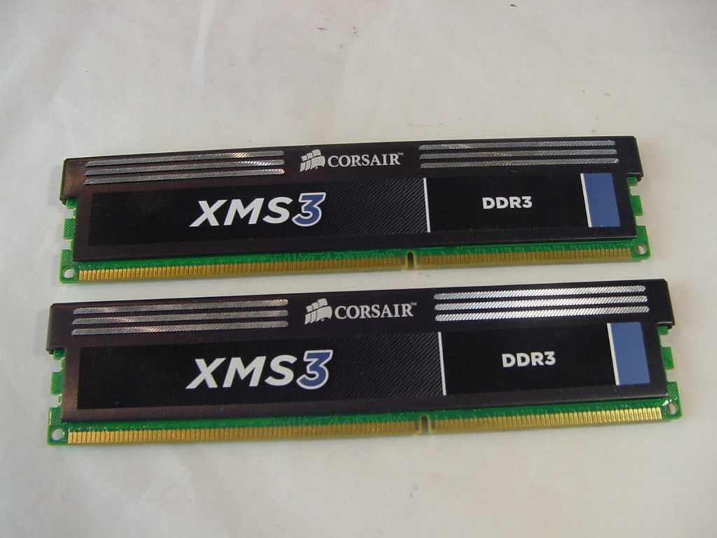 COMPUTER MEMORY - 8GB (2X4GB) CORSAIR DDR3 XMS3 CMX8GX3M2A1600C9
