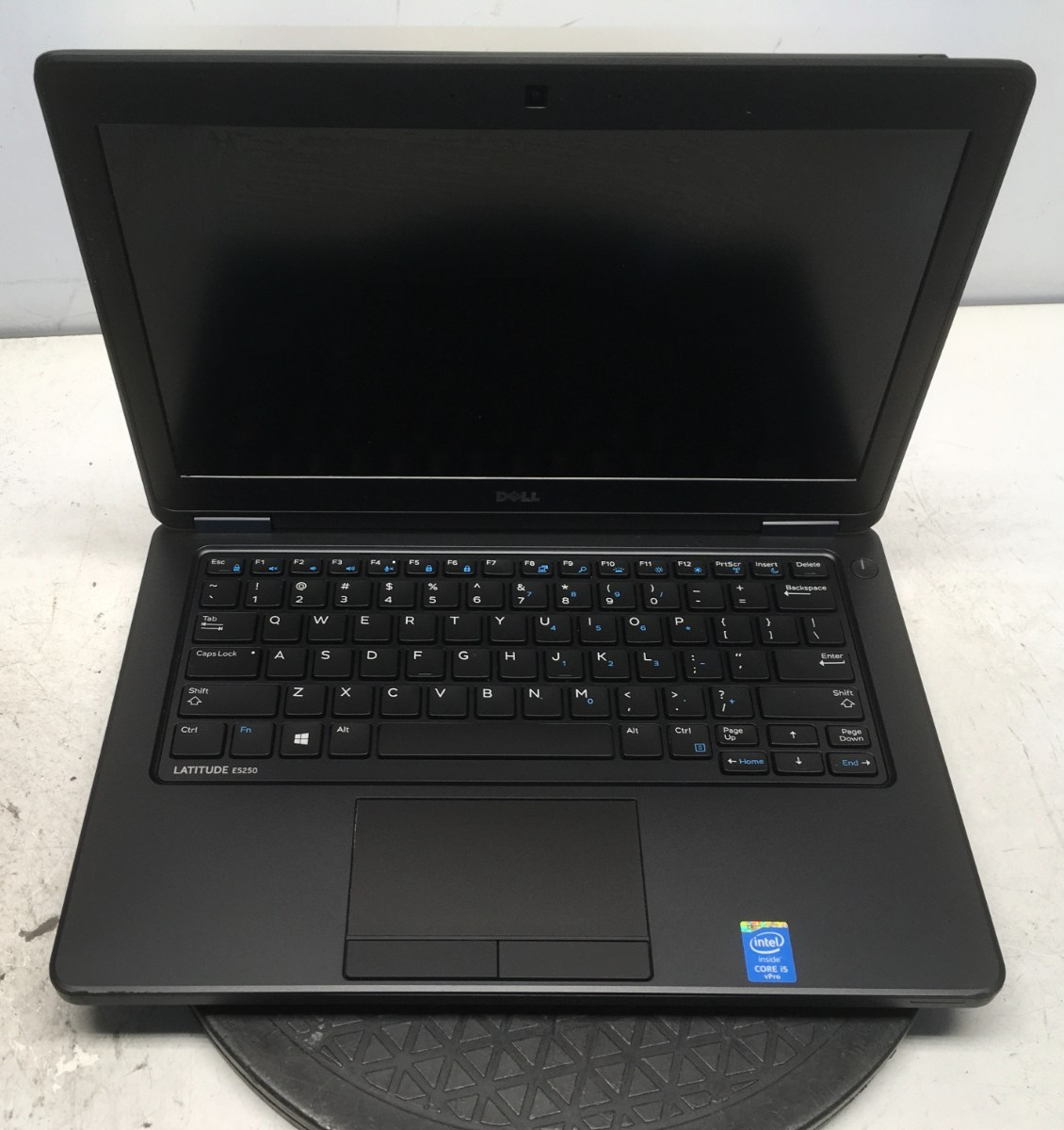 Dell Latitude E5250 Intel i5-5300U 2.3GHz 8 GB NO HDD No Batt