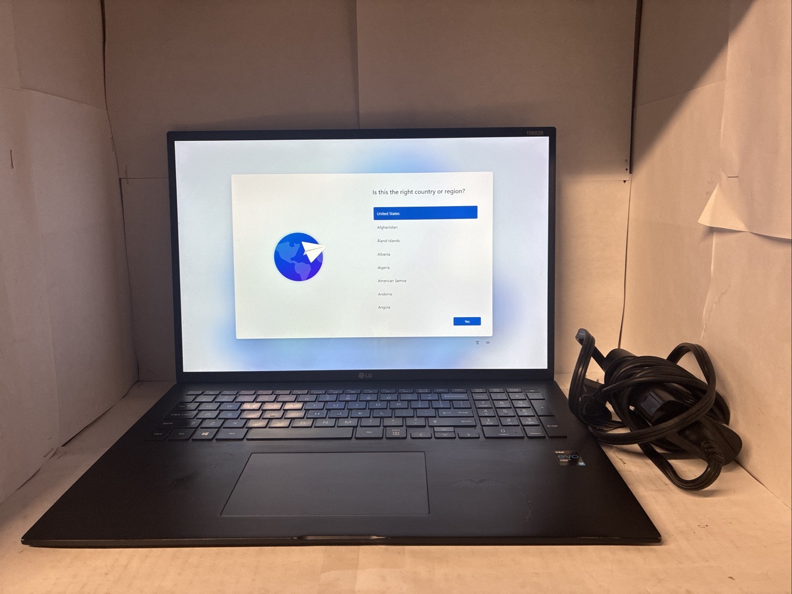 LG Gram 17" Laptop i7-1165G7 16GB RAM 512GB SSD Win 11 Pro Black - W/ Charger