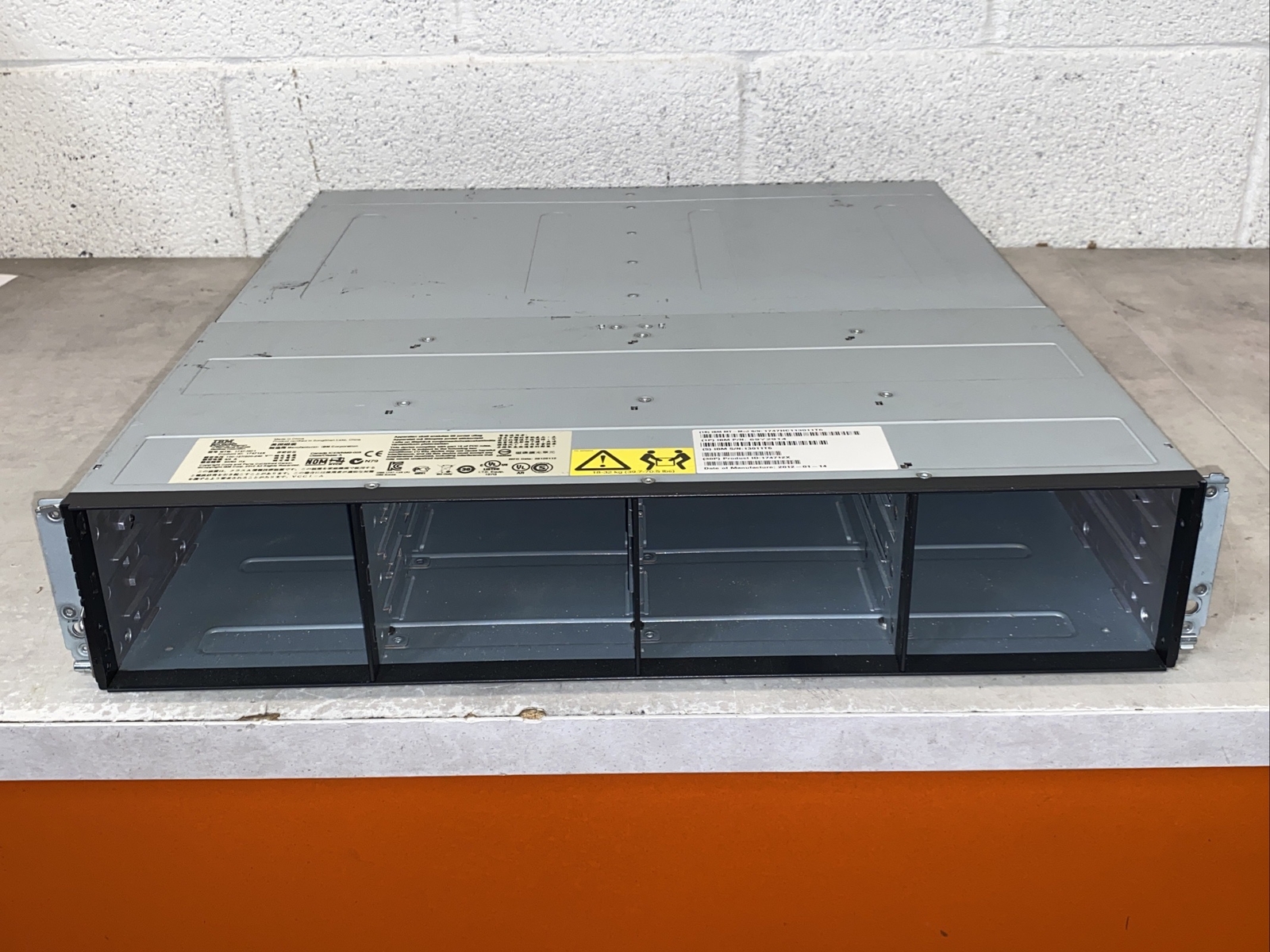 IBM 1747-HC1 - IBM System Storage EXP2512 (PN: 174712X / 69Y2914)