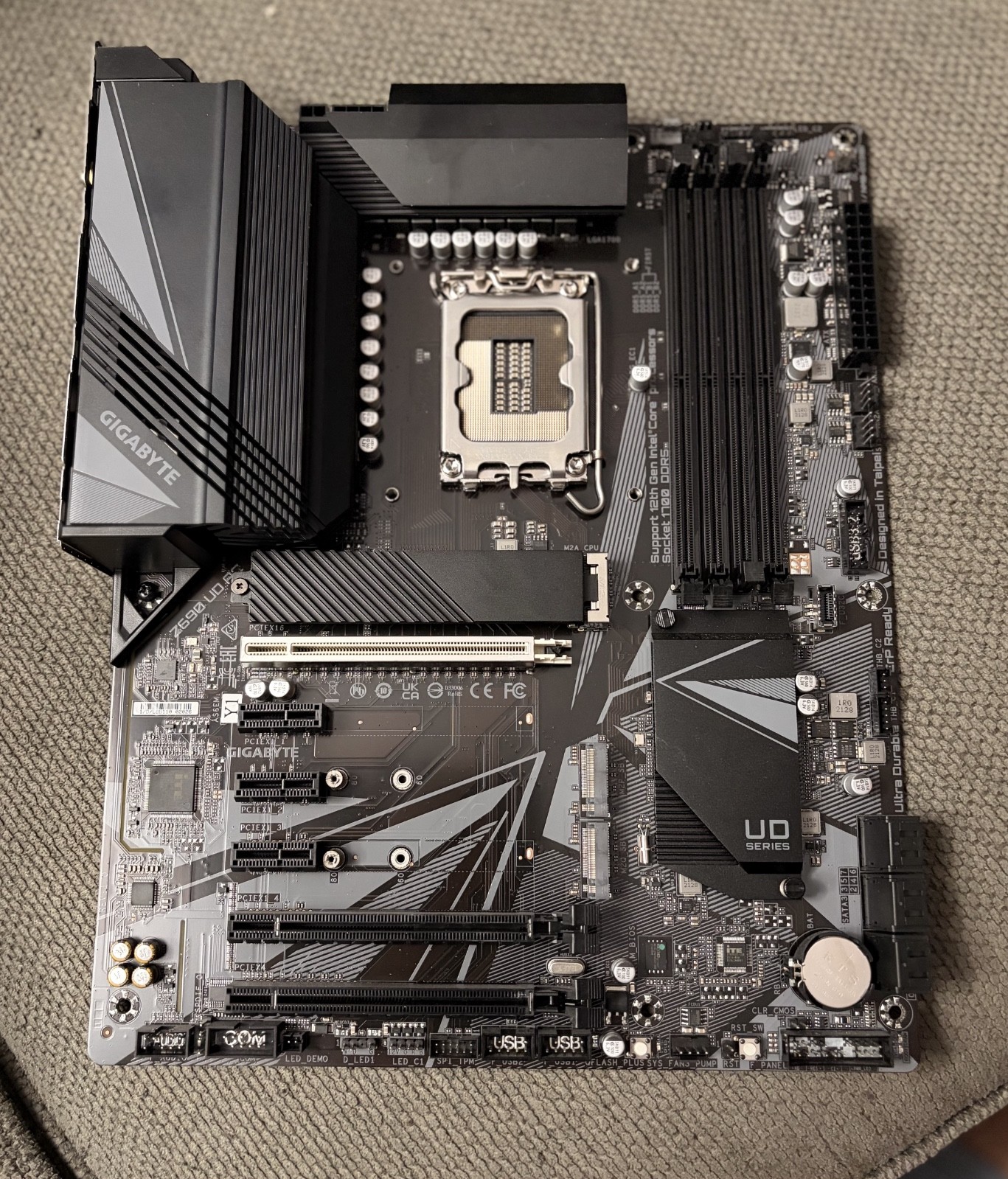 GIGABYTE Z690-UD-AC INTEL LGA1700 DDR5 MOTHERBOARD - MINT CONDITION