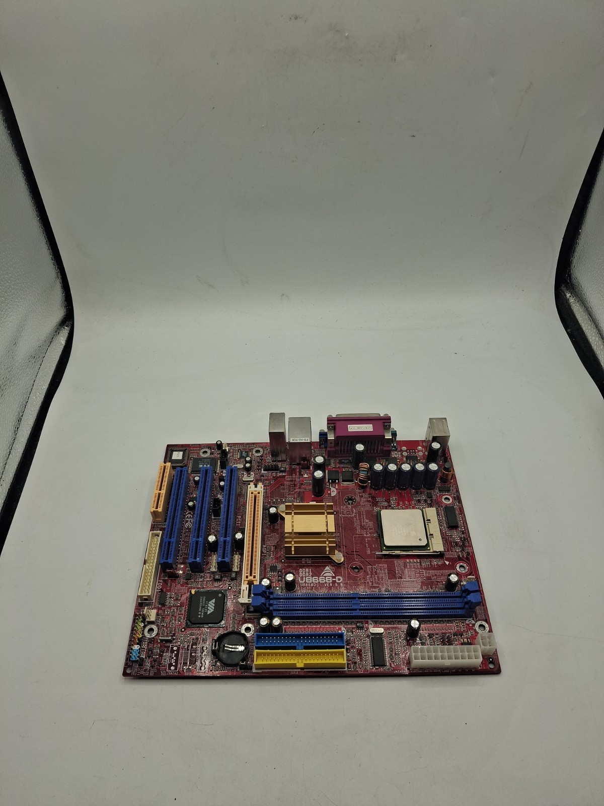 BIOSTAR U8668-D Ver 5.B Motherboard SL7D8