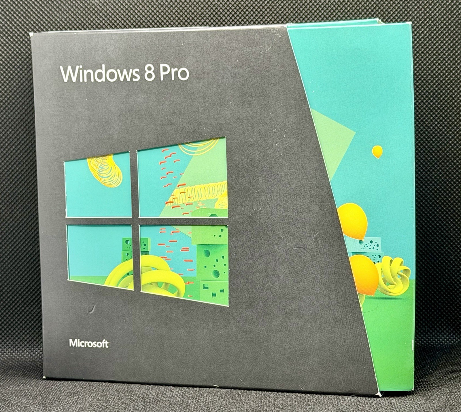 Microsoft Windows 8 Pro Retail 32 & 64 Bit DVD Discs w/ Product Key Pre-Owned