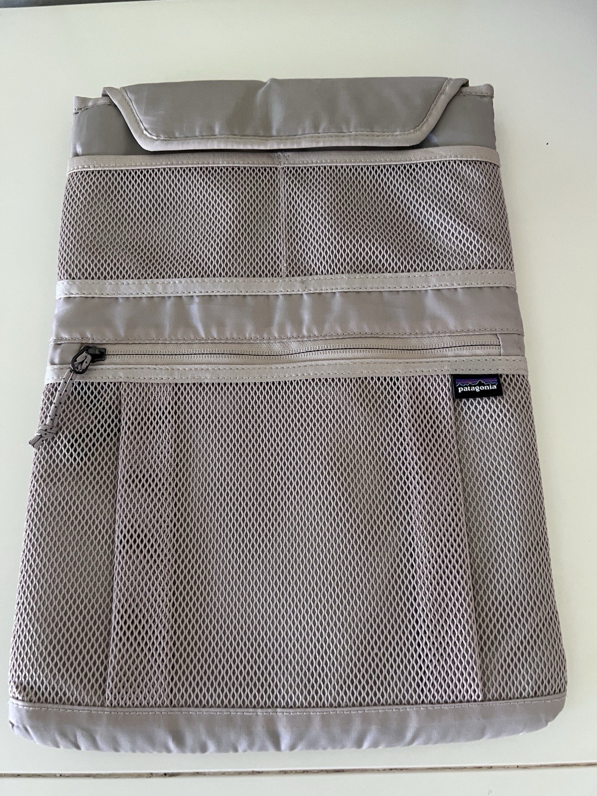 Patagonia Refugio Padded Laptop Tablet Sleeve Only New Tan Multiple Pockets