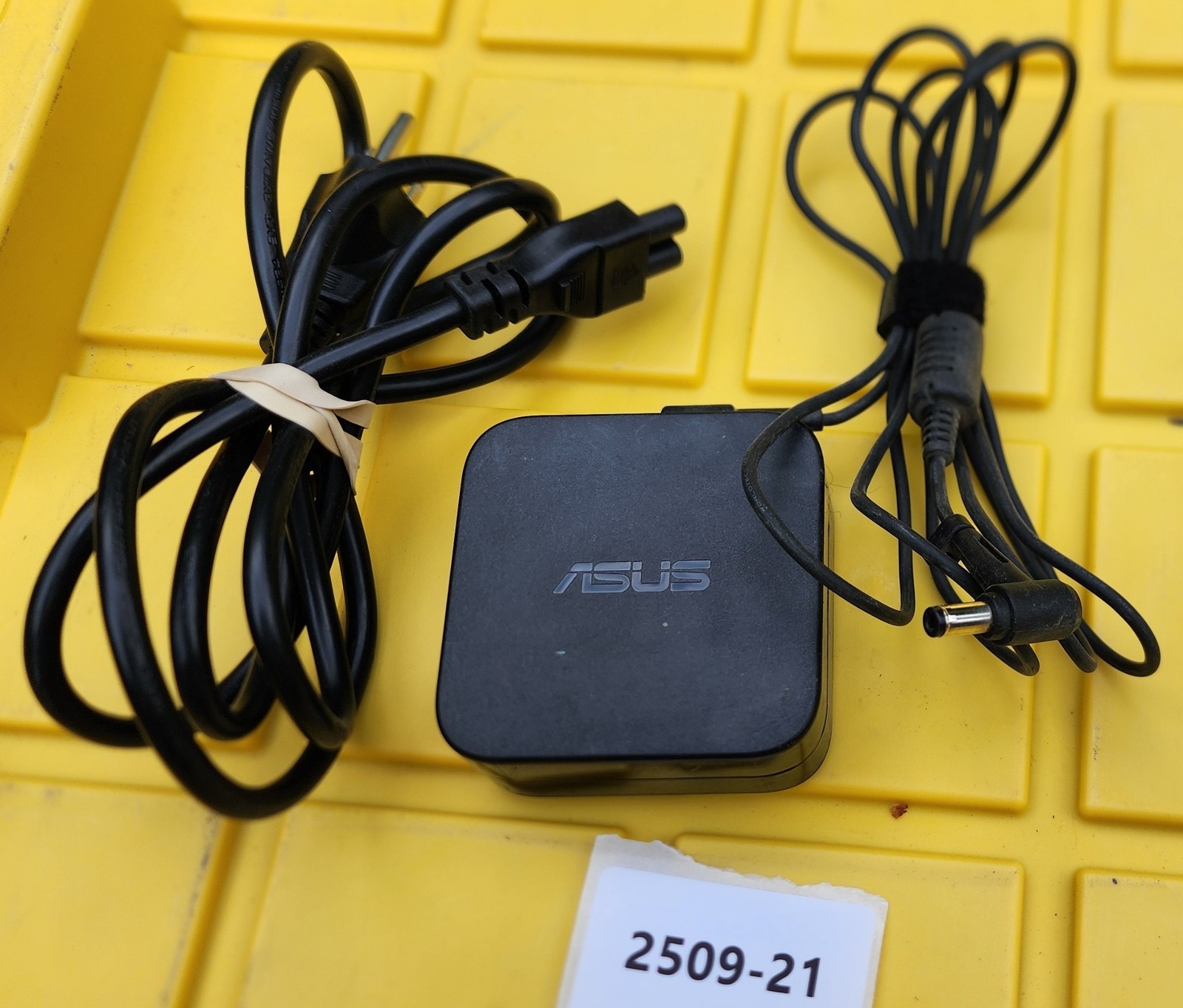 Genuine Asus ADP-65GD B 65W 19.0V 3.42A Notebook Laptop Power Supply Adapter