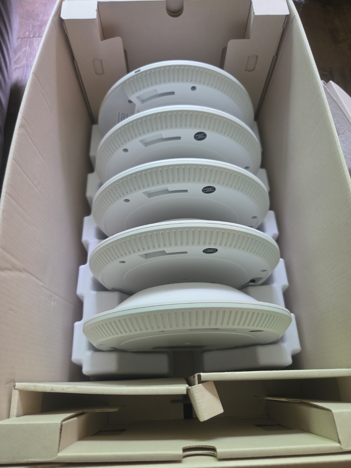 Lot of 7 - Grandstream GWN7630 Wireless Access Points - White W/Assorted Mounts