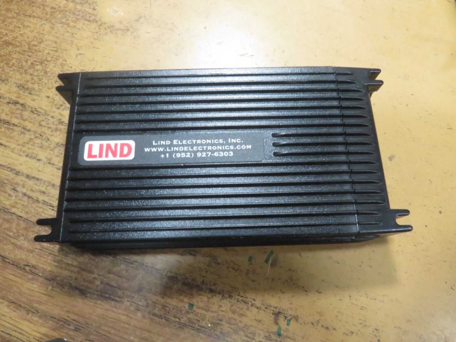 Lind 90 Watt Automobile Power Supply DE2045-3274
