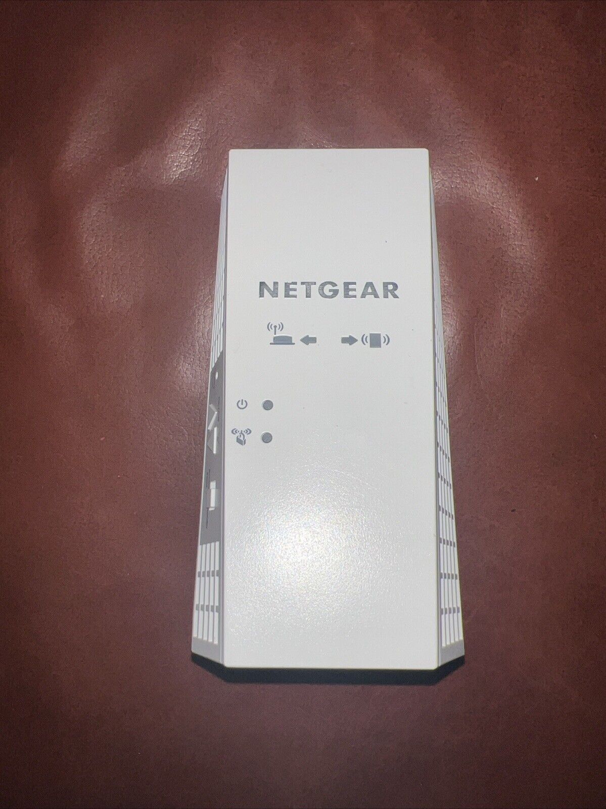 NETGEAR EX7300 Nighthawk X4 AC2200 Wi-Fi Mesh Extender 2.4GHz / 5GHz