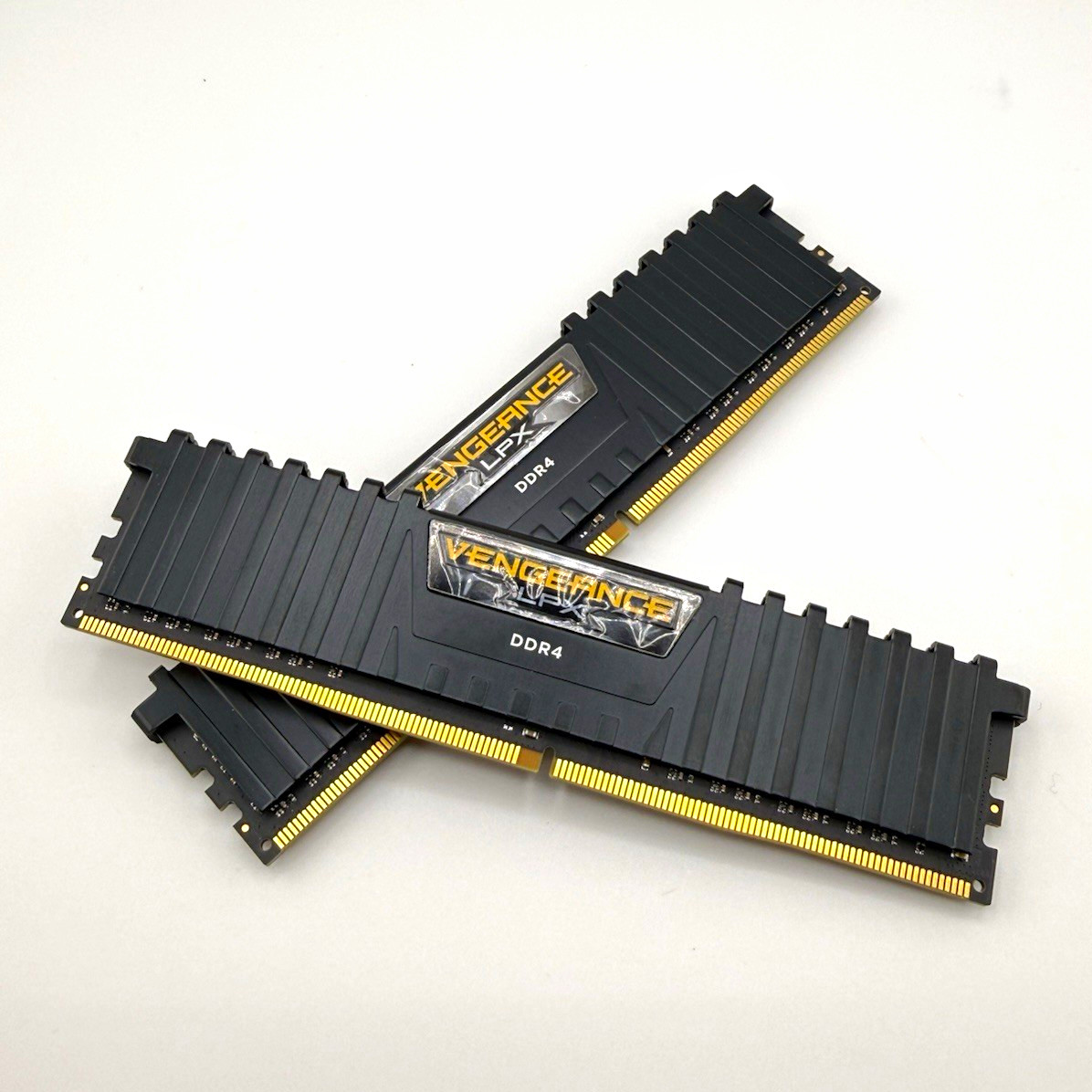 Corsair Vengeance LPX 16GB (2x8GB) DDR4-3200 288-Pin DIMM CMK16GX4M2B