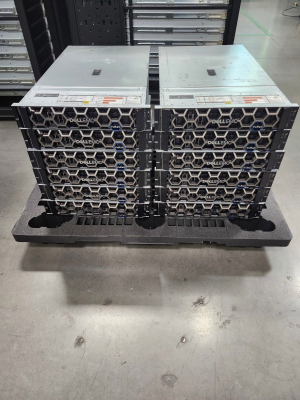 Dell Poweredge R750 24SFF NVMe Server 2x Gold 6330 56-Core 2.0GHz 512GB RAM
