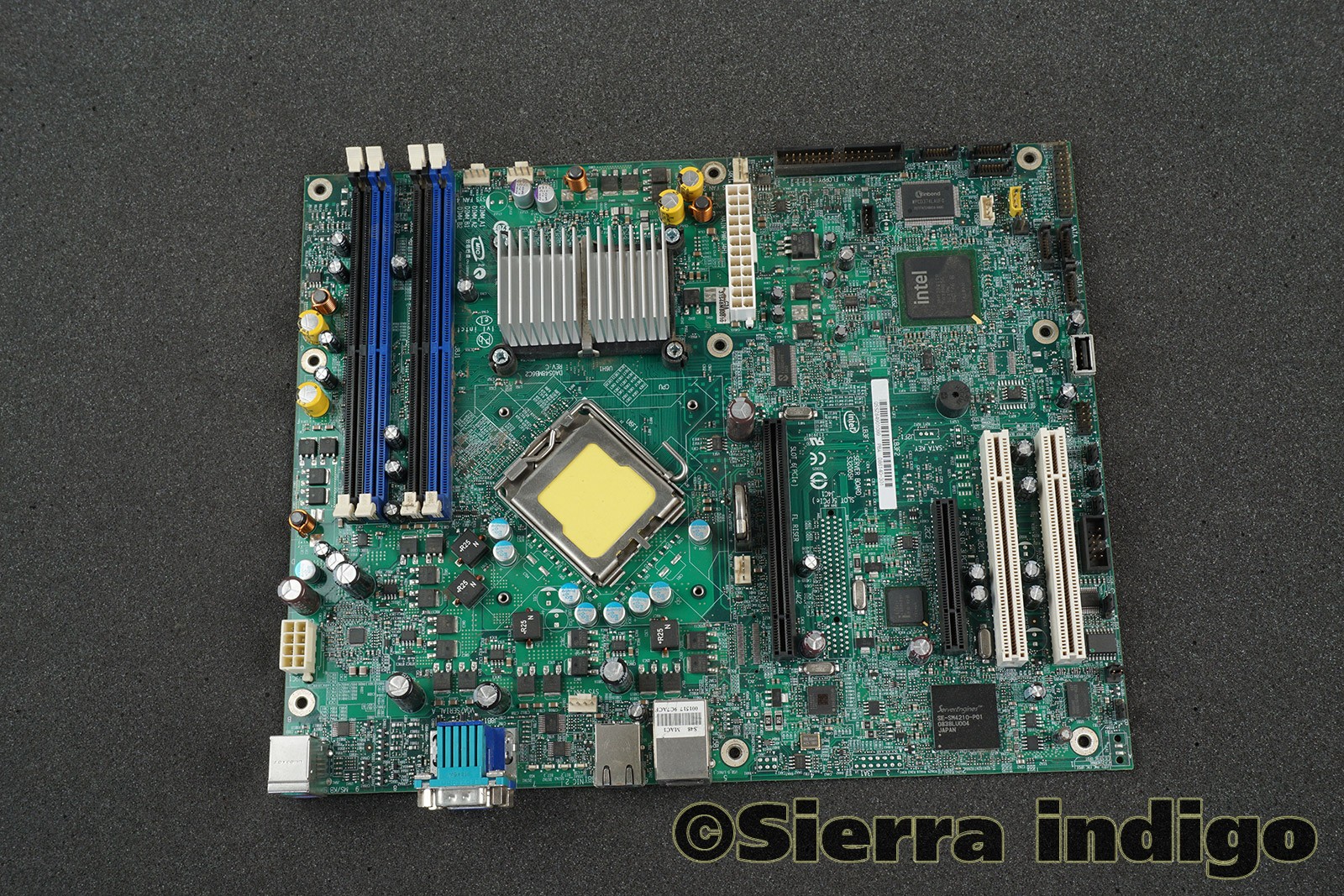 S3200SH Intel Server Board D86140-301 Socket 775 System Board