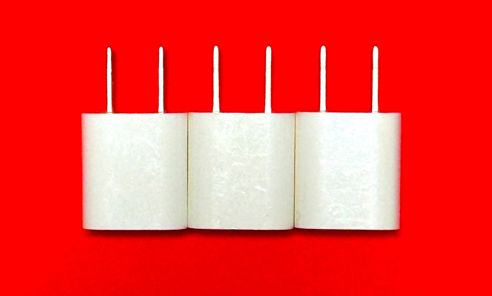 Lot of 3 Apple A1385 A1265 5W USB Power Adapter for iPhone & iPod - White