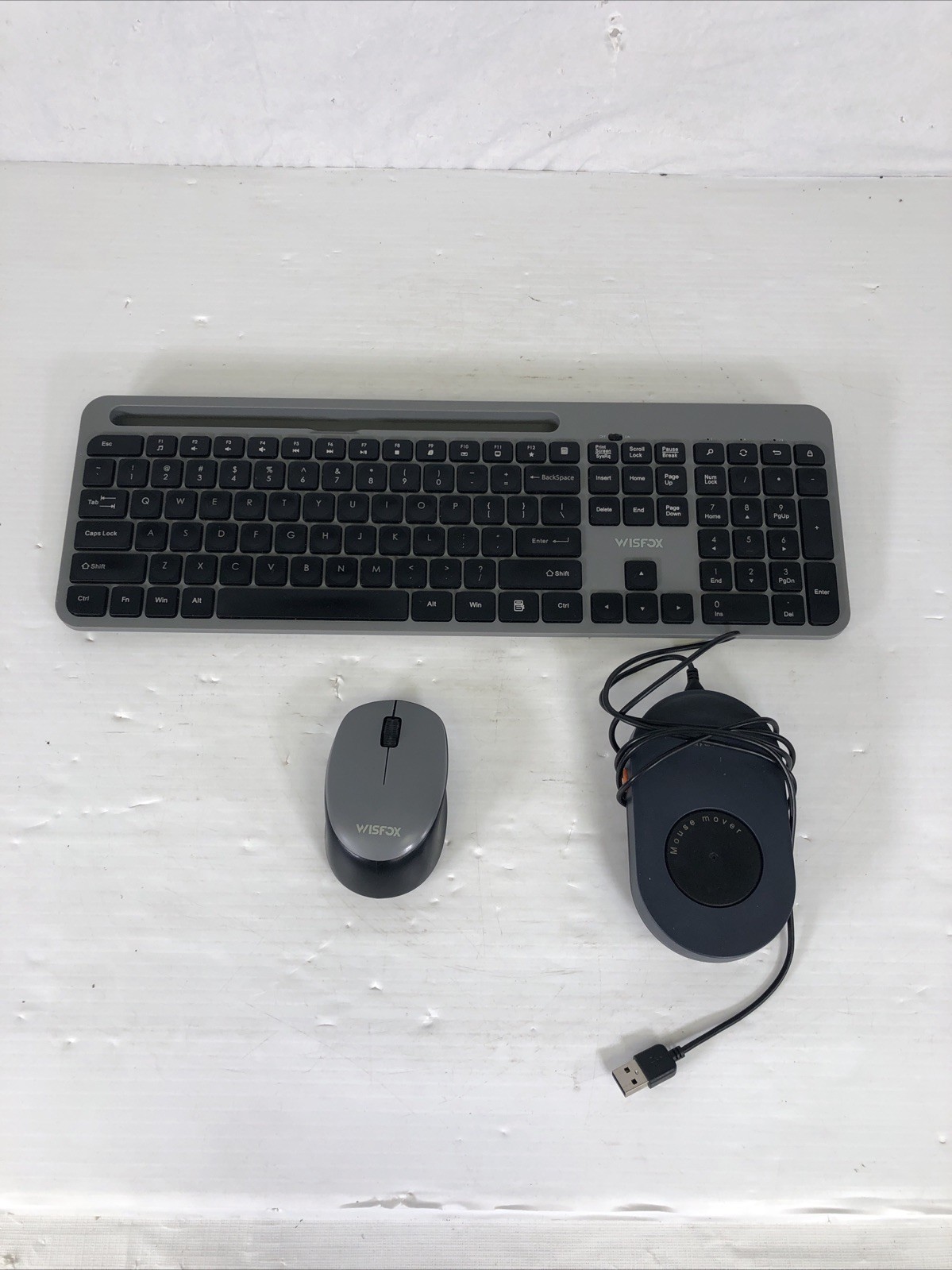 WisFox Wireless Keyboard Lag-Free Slim Keyboard for Windows With mouse and mover