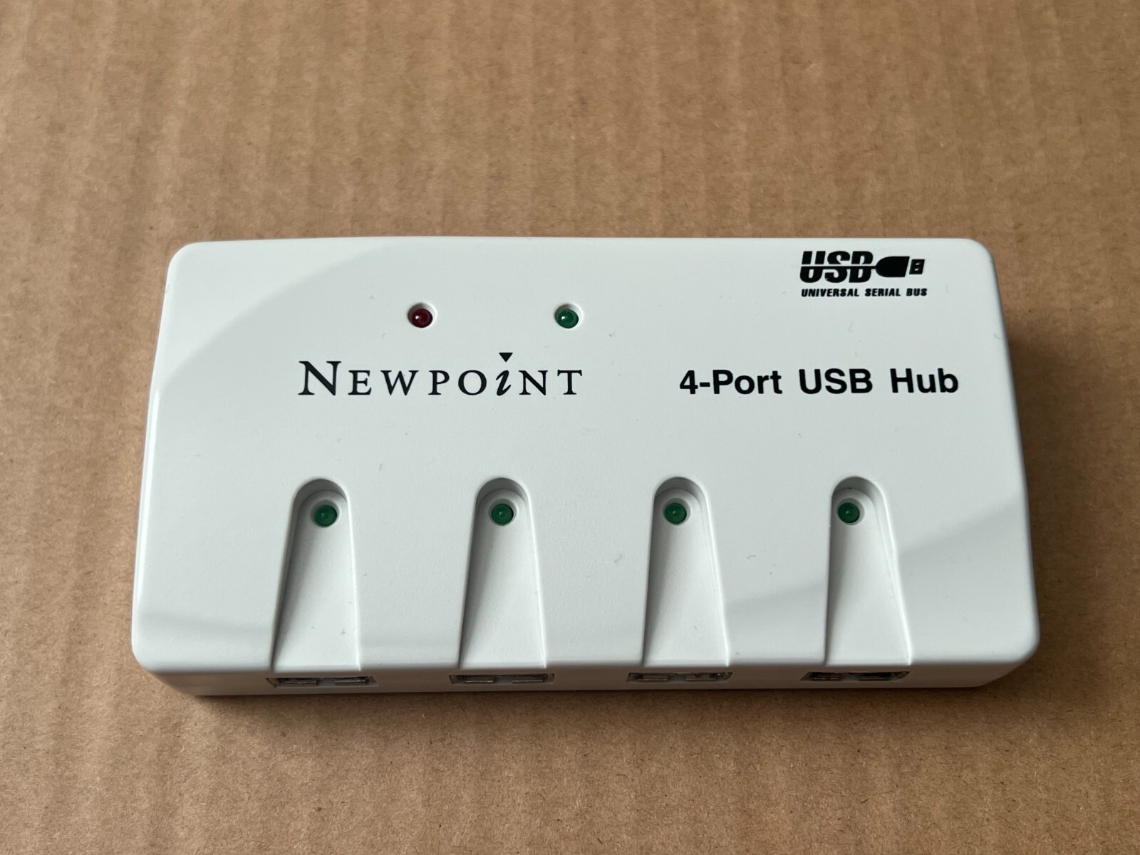 Newpoint Model-UH140 - 4 Port USB Universal Hub Plug and Play - NO CABLES