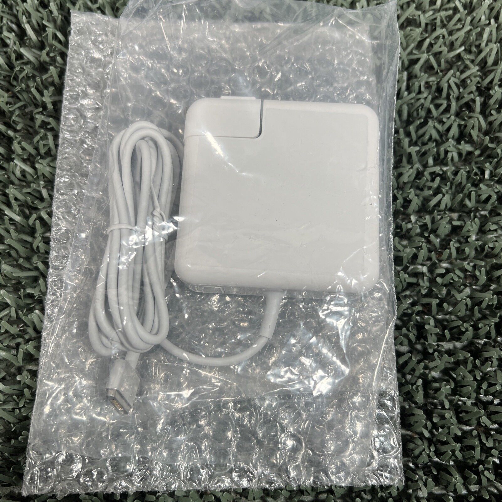Replacement Apple Ac power adapter charger 60w model pa-60w 16.5v 3.65a (#105)