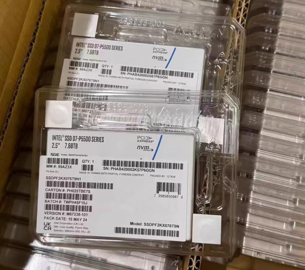 Intel D7 P5500 Series 7.68TB SSD 2.5" U.2 PCIe 4.0 x4 NVMe SSDPF2KX076T9