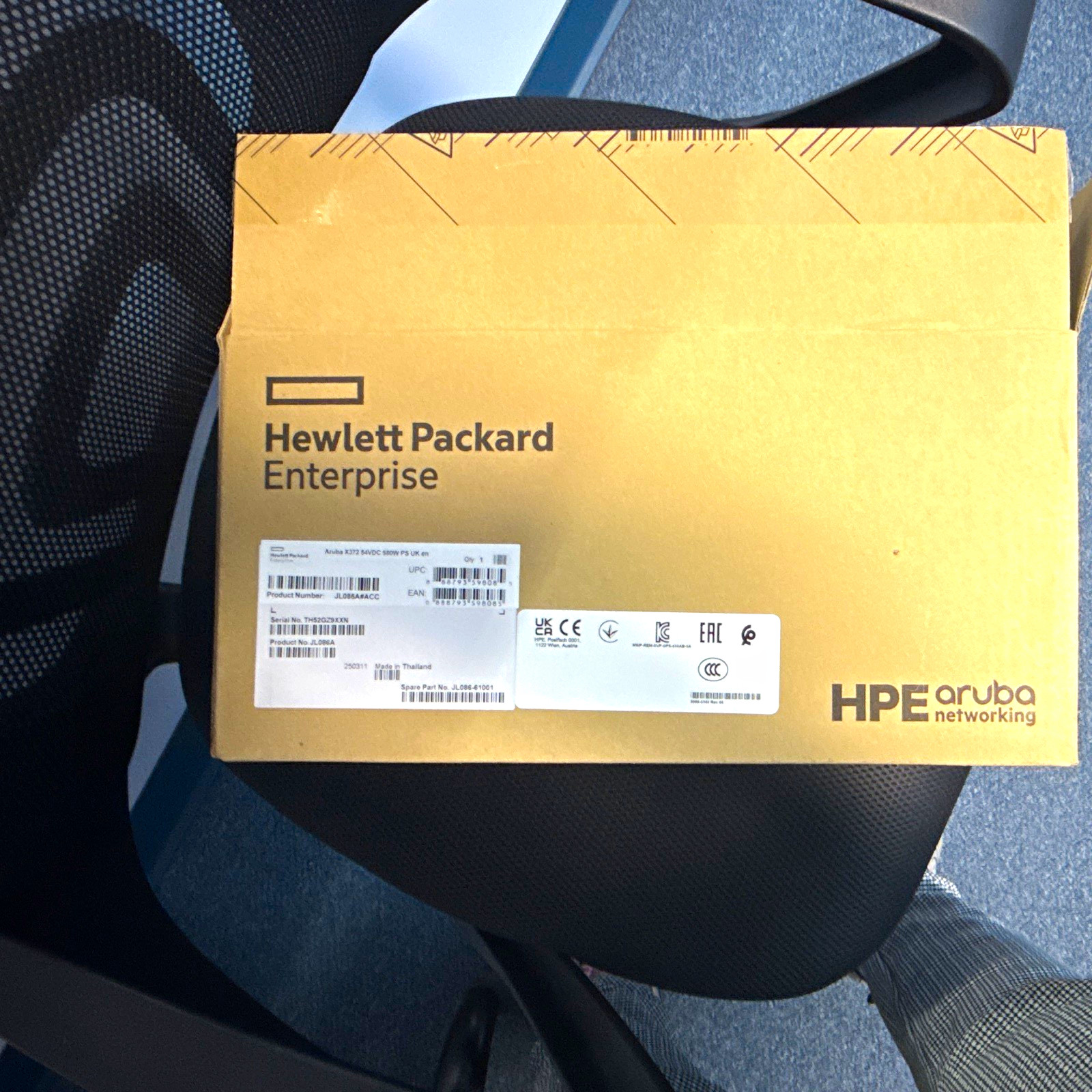HPE Aruba X372 54VDC 580W PS UK en JL086A  power supply