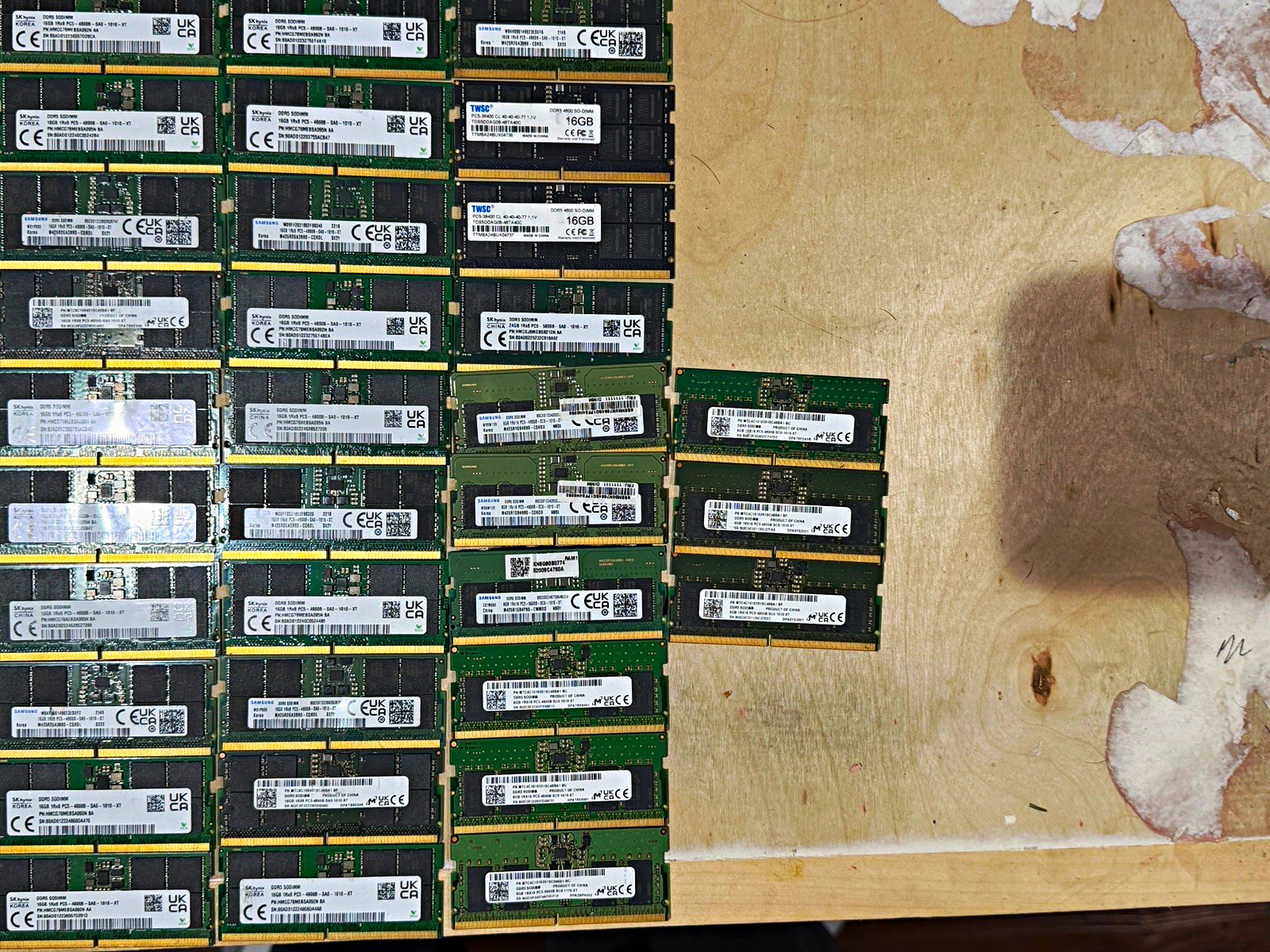 Lot of 33 DDR5 SODIMM Mixed Brands 9x8GB 1x24GB 23x16GB MICRON,SAMSUNG, SK HYNIX
