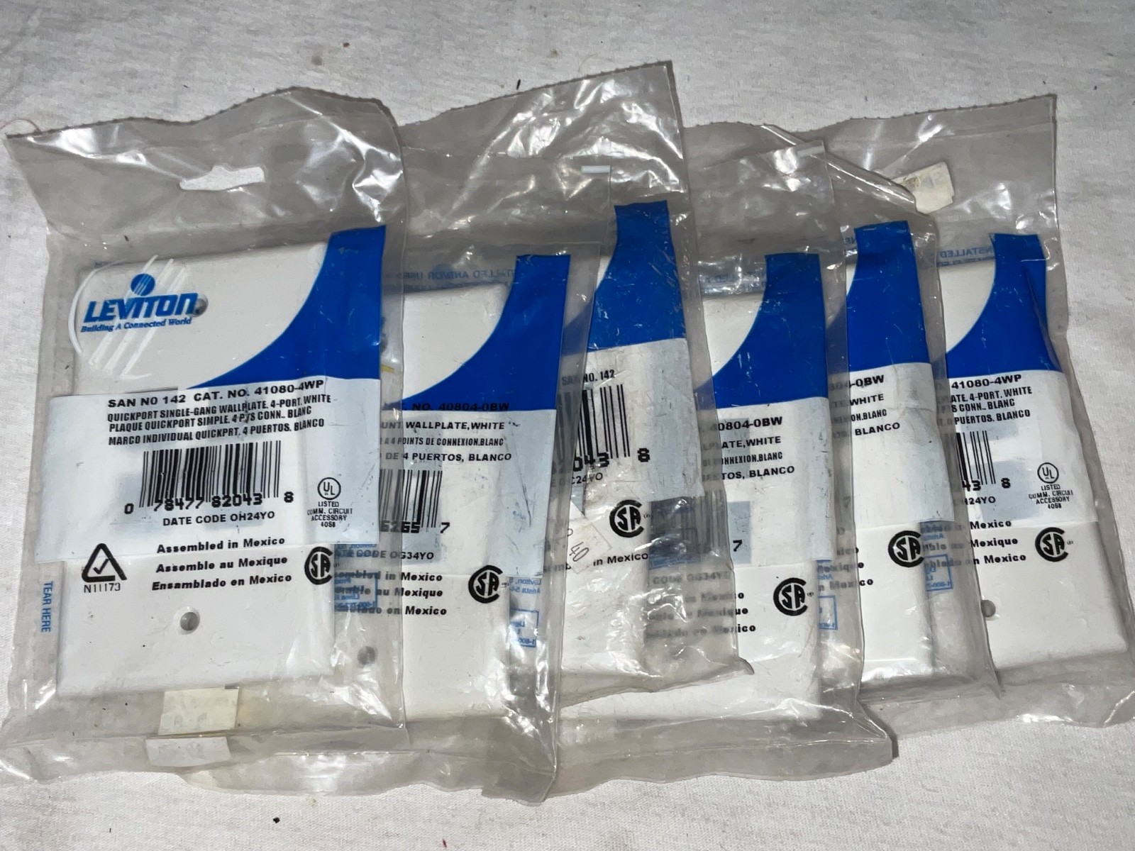 Lot of 6 Leviton 41080-4WP Wall Plates QUICKPORT WHITE WALLPLATE COMMERCIAL