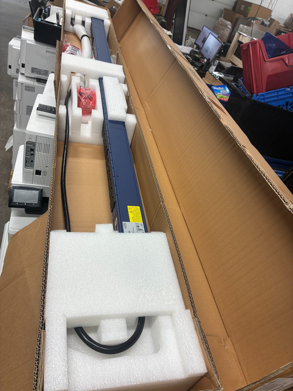 RARITAN PX3-5735V-K2 POWER DISTRIBUTION UNIT