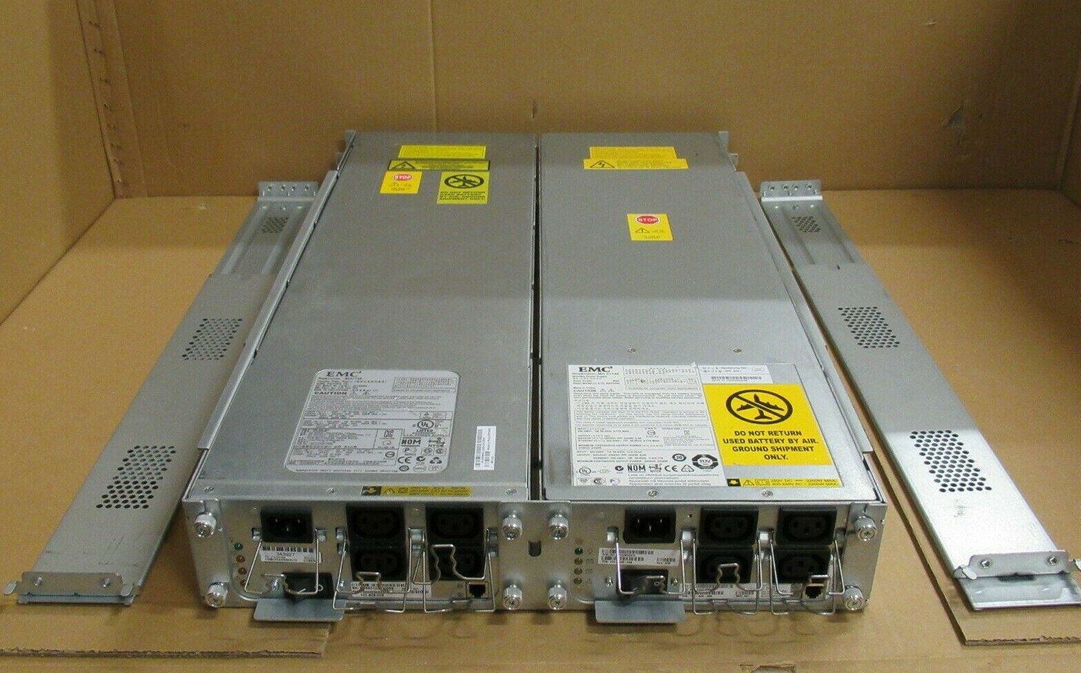 EMC 078-000-086 100-809-008 07 2 x Standby Power Supply SPS 2200W 2.2KW 2200VA