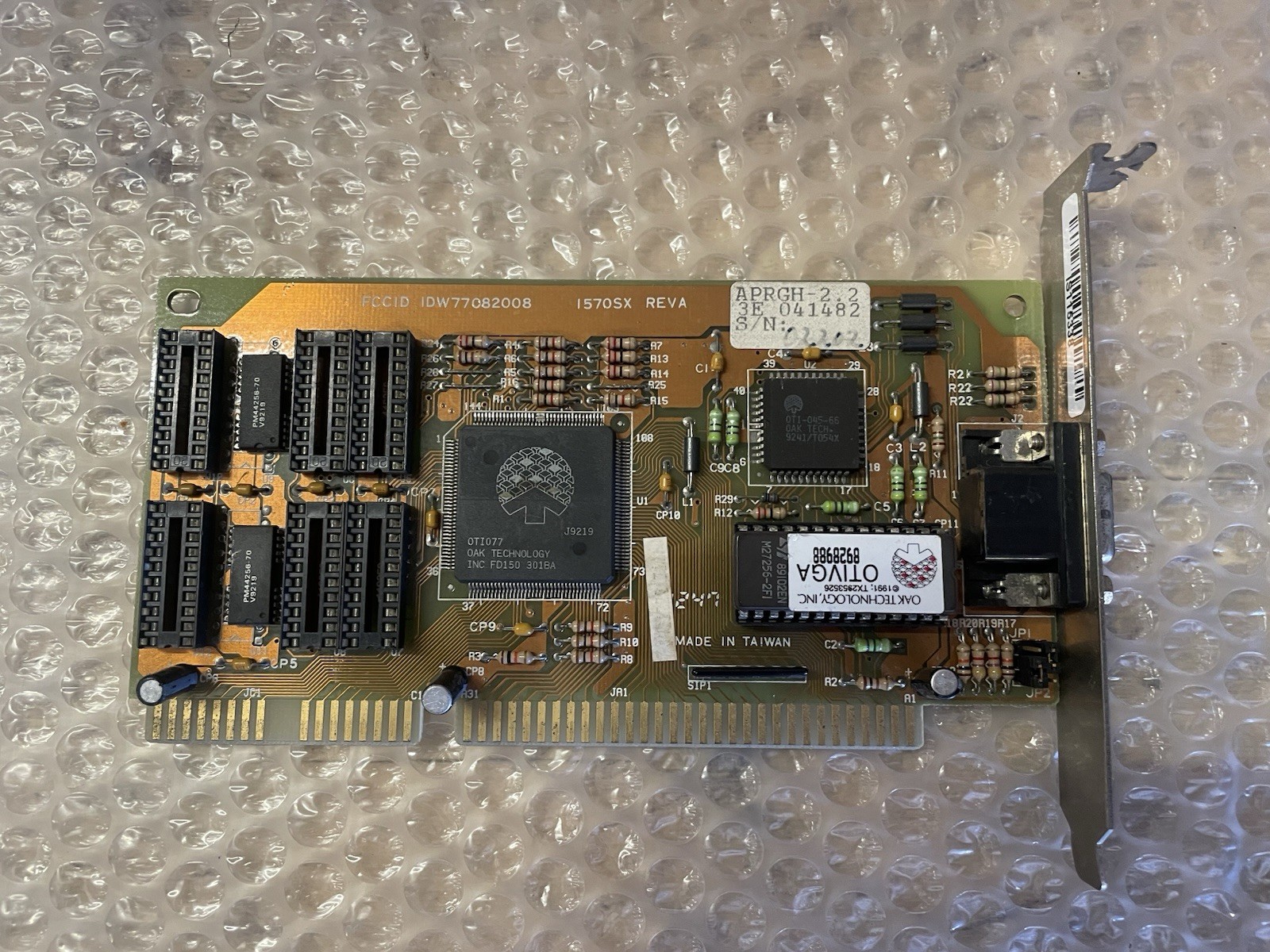 VINTAGE 1992 OAK TECHNOLOGY INC FCCID: IDW77082008 1570SX REVA