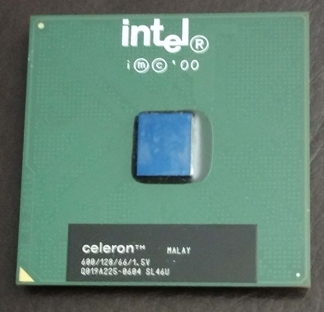 Intel Celeron 600/128/66 1.5v Q019A225-0604 SL46U