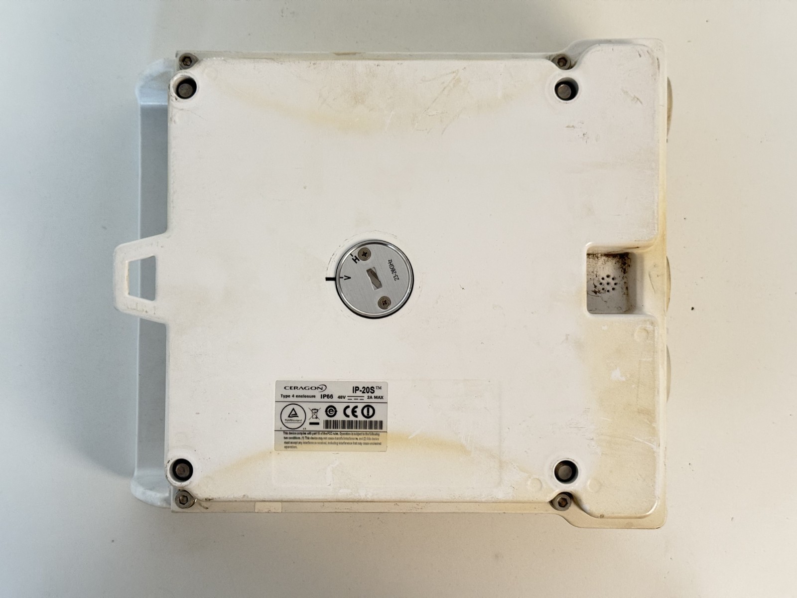 Ceragon FibeAir All Outdoor Terminal, 18GHz, IP-20S-F-23-H-H-ESS IP-20S