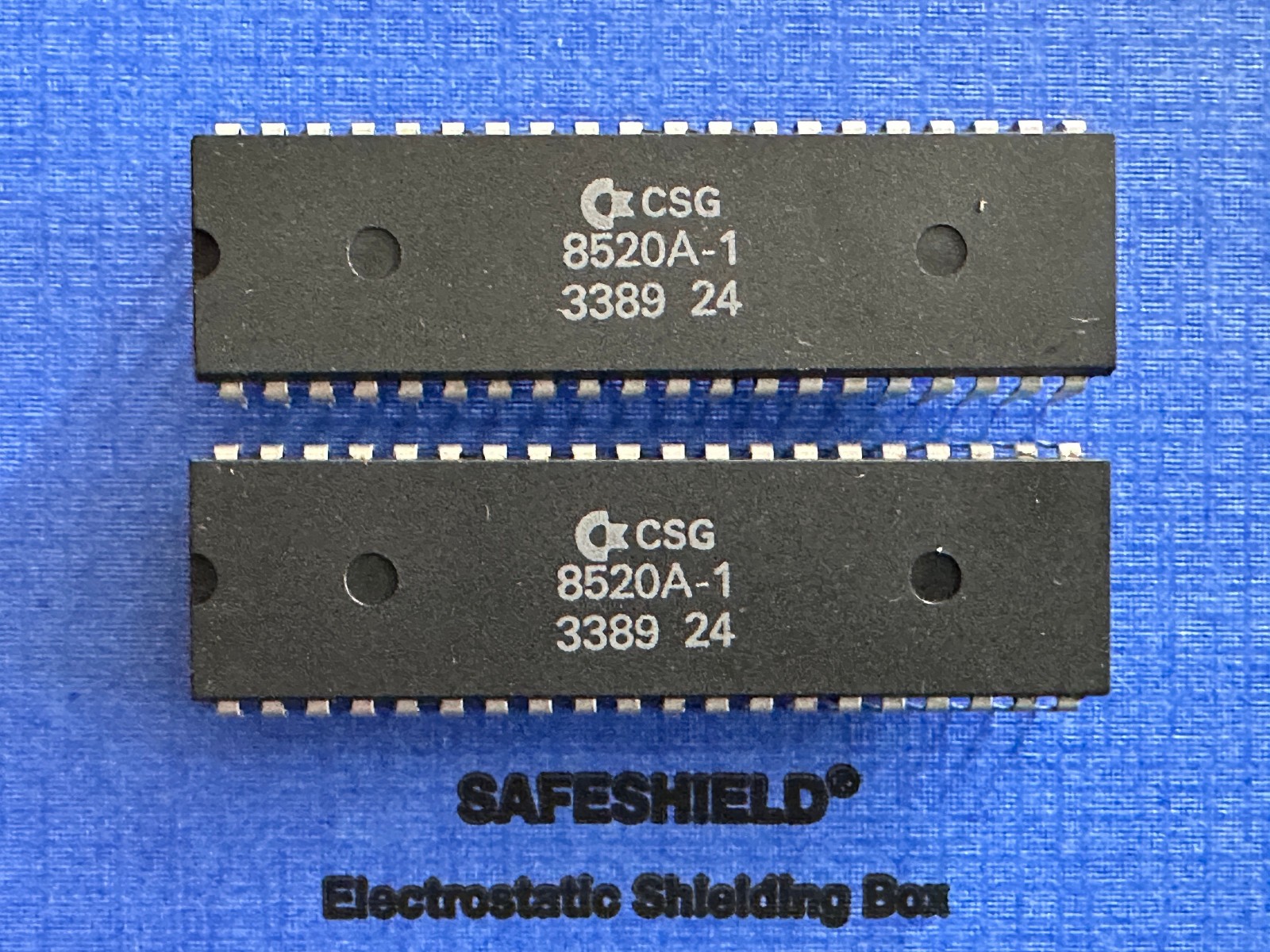 8520PD CSG ODD EVEN (x2) from an Amiga 500 rev.6A... #33 89