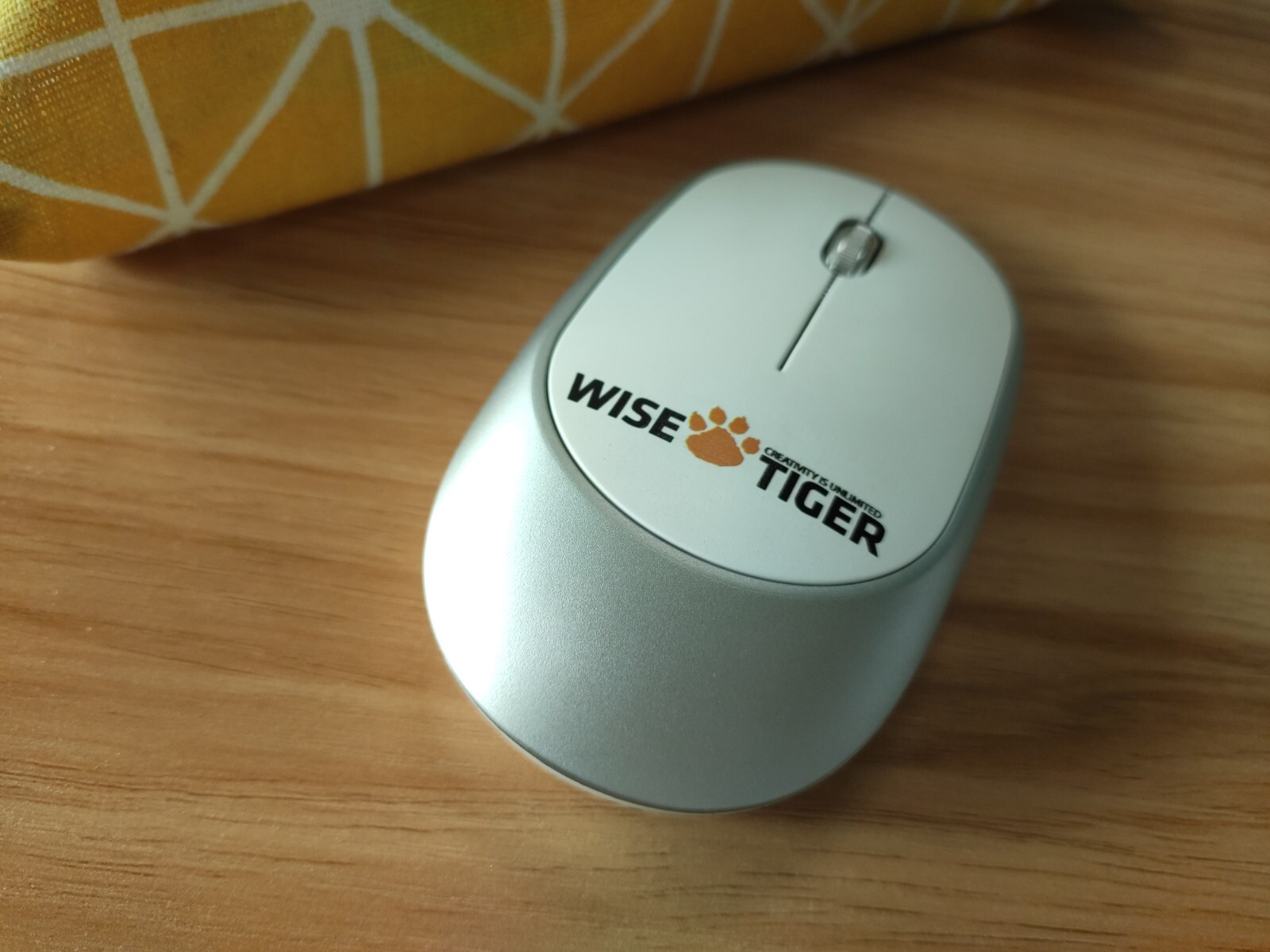 WISE TIGER CREATIVITY IS UNLIMITED Wireless Mouse, 2.4GHz with USB Mini Receiver