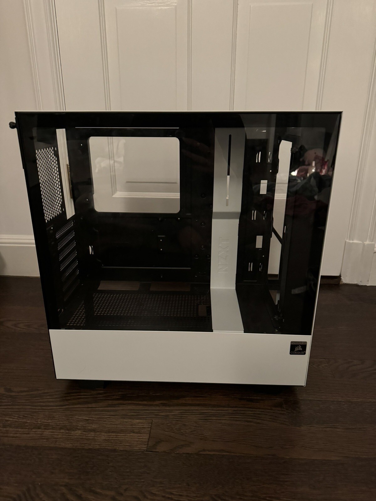 NZXT H510 Compact ATX Mid-Tower PC Gaming Case - White/Black