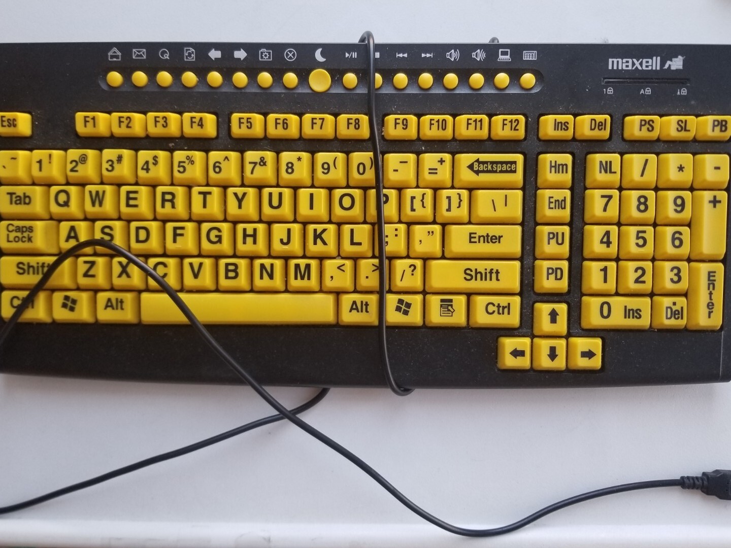 Nice Maxell Vision LargePrint Keyboard PC USB Wired Black Yellow Keys Computer ~