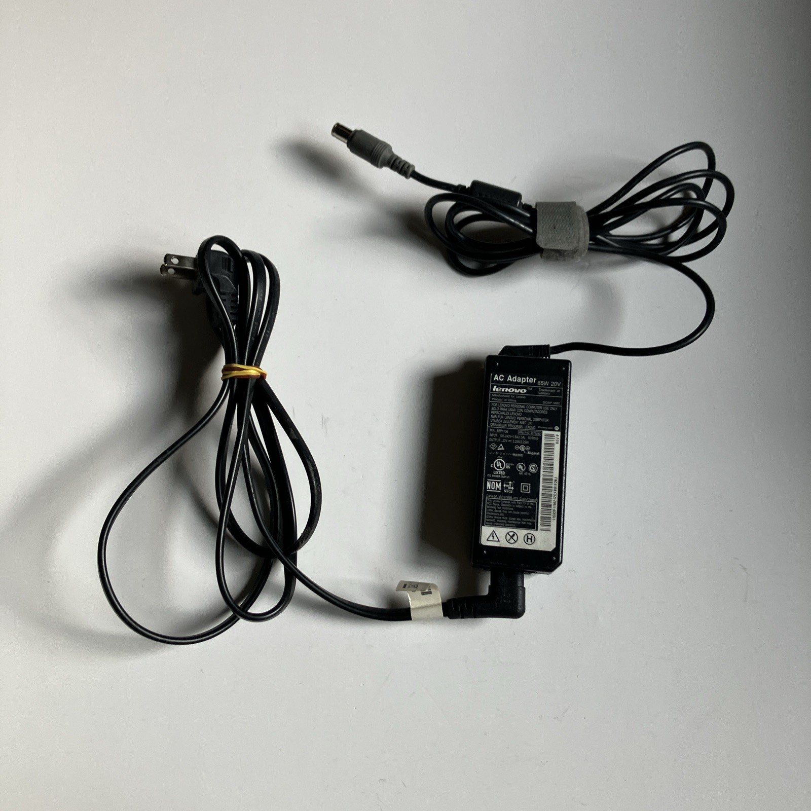 Genuine OEM Lenovo Thinkpad AC Adapter Charger 92P1156 65W 20V