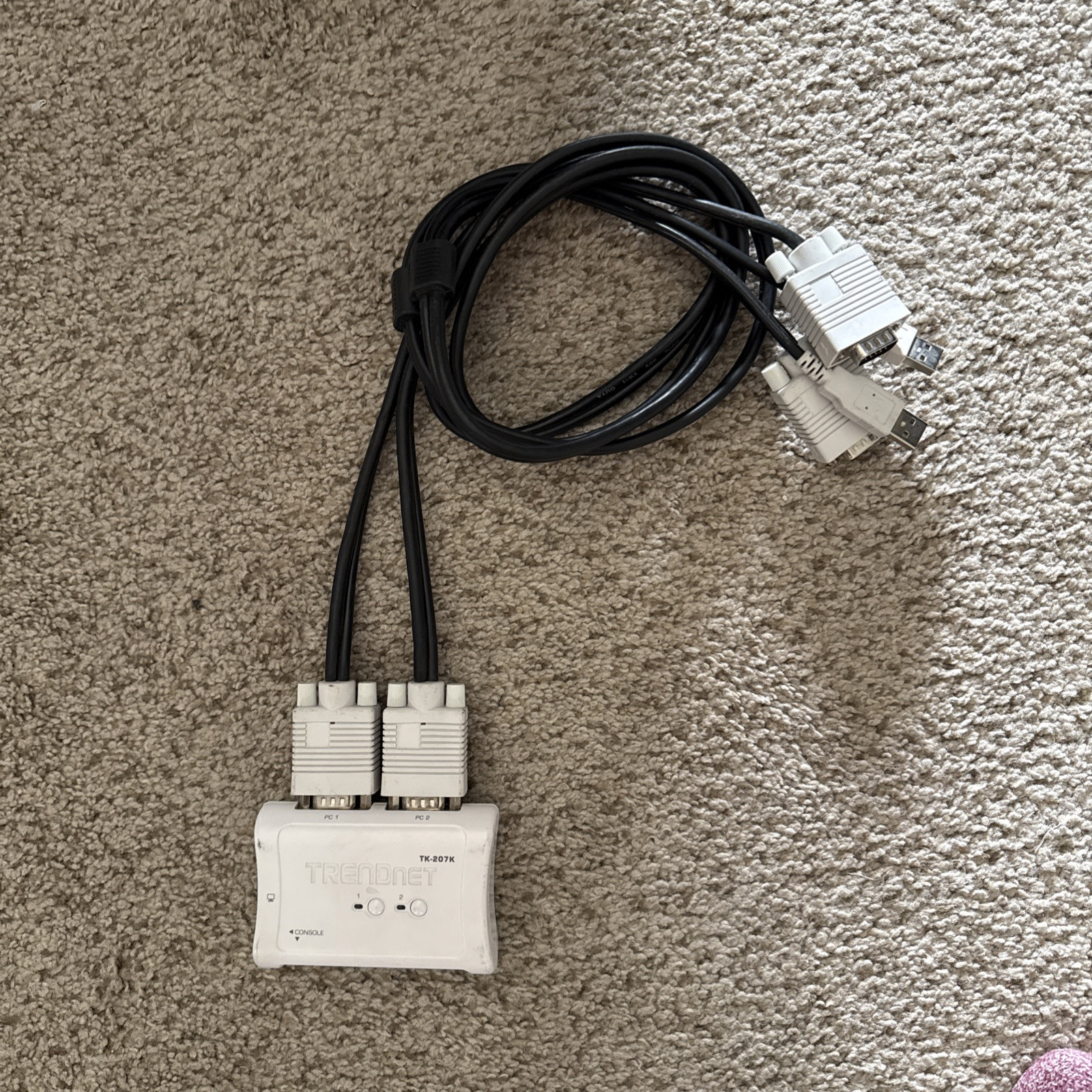 Trendnet Integrated 2-Port KVM Switch with Cables    Model   TK-207 (G2)